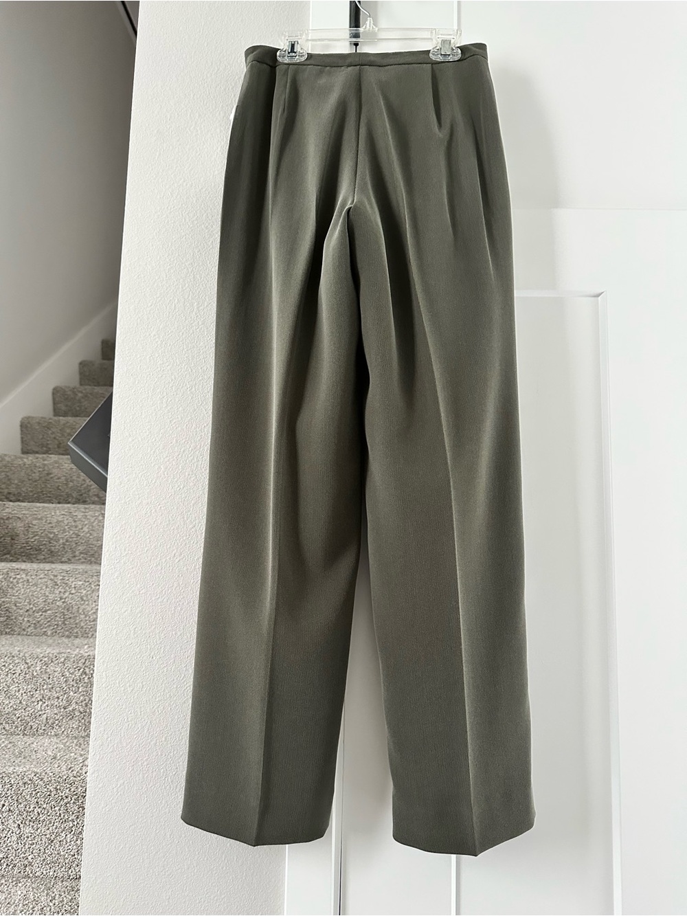 Tahari Arthur S. Levine 4P Double-Breasted Olive Women's 2-piece pant suit - Picture 6 of 11